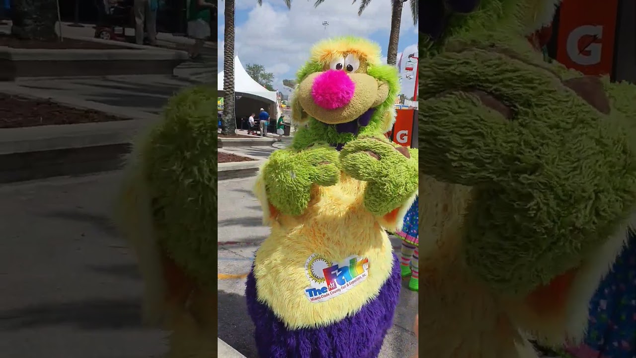 True love! #shortsfeed #miamidadecounty #thefair2024 #love #fun #toys #comedy #food #viral
