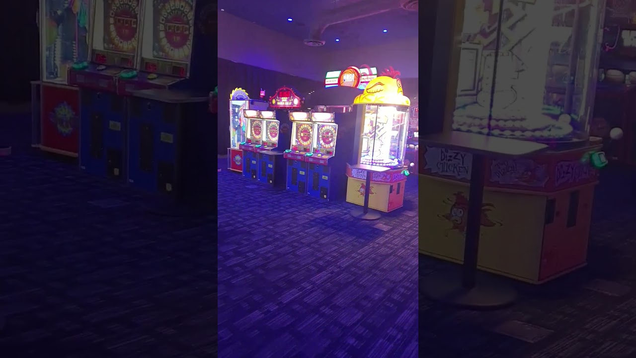Clowns attack #shortsfeed #daveandbusters #clown #red #gameplay #love